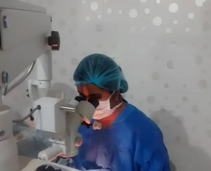 Dr. Aditi Agarwal performing Cataract Surgery at Krishna Netralaya